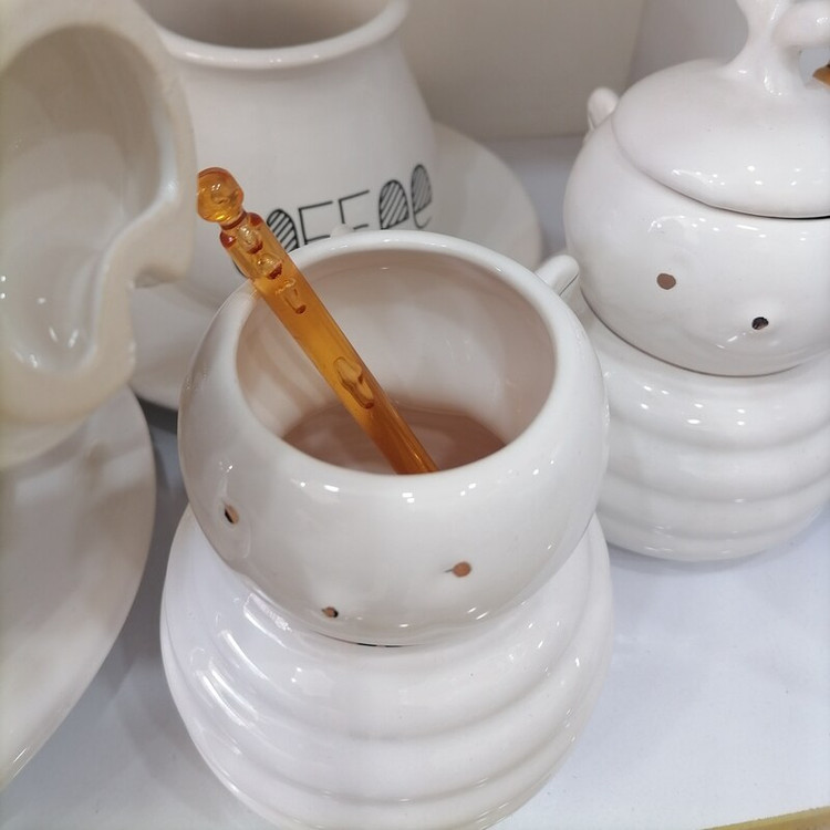 عسل خوری سرامیکی طرح زنبوری