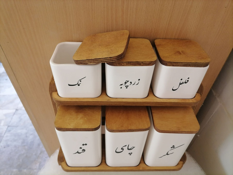 استند چوبی دو طبقه طرح مربع