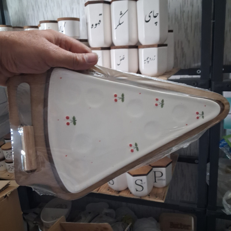 کره خوری سرامیکی زیره چوبی مثلثی طرح آلبالو