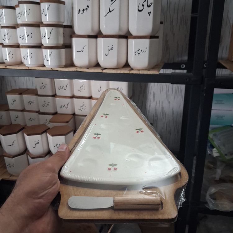 کره خوری سرامیکی زیره چوبی مثلثی طرح آلبالو